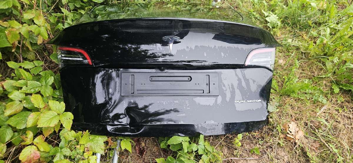 Tesla model y 2023m galinis juodas dangtis - nuotraukos Nr. 5