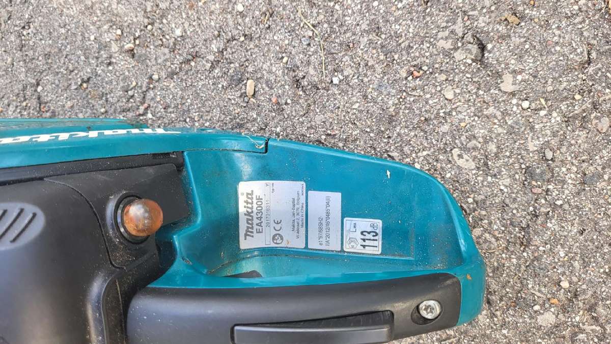 Benzininis pjūklas Makita - nuotraukos Nr. 5