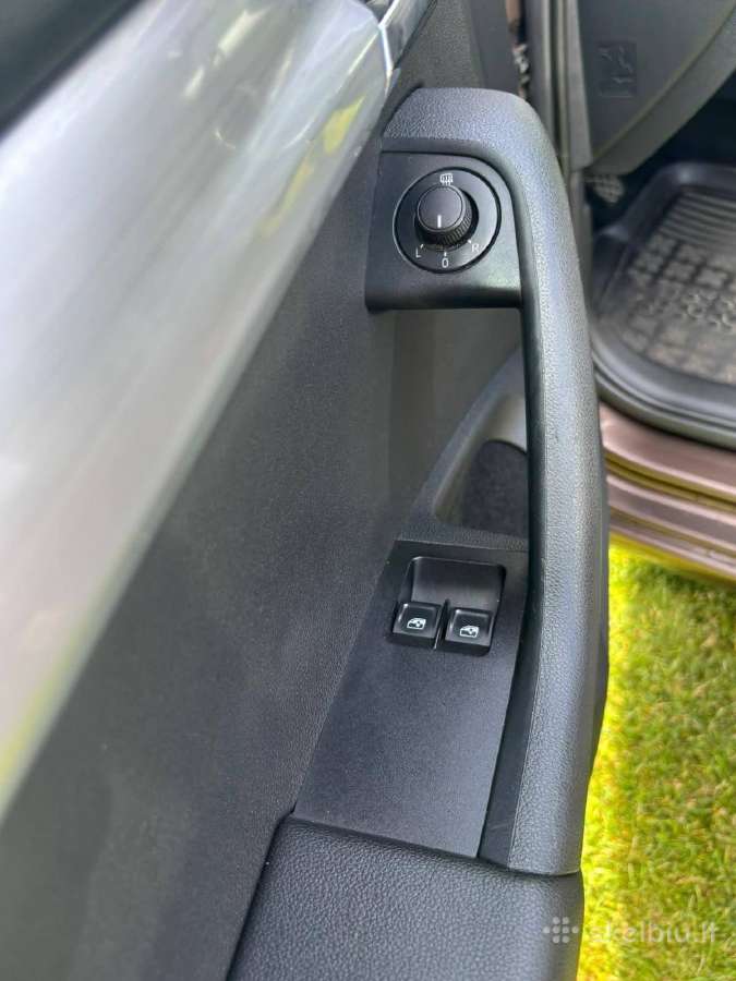 Parduodama su maža rida Škoda Octavia - nuotraukos Nr. 9