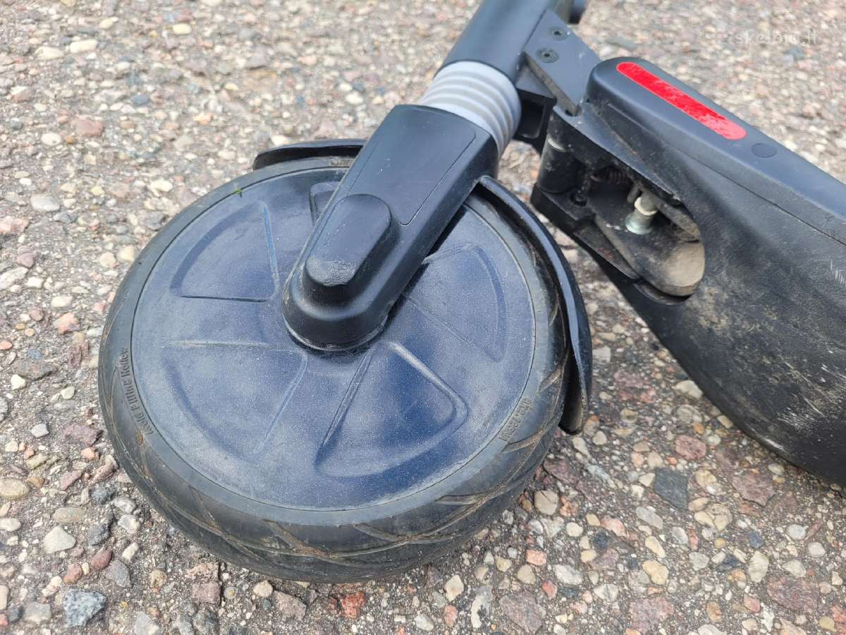 Ninebot Kickscooter es1 paspirtukas su defektu - nuotraukos Nr. 2