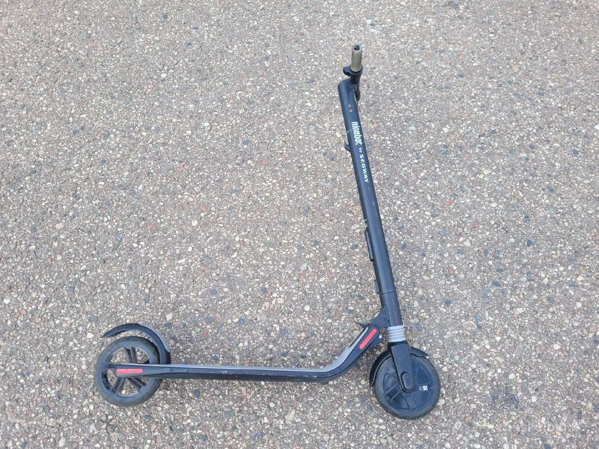 Ninebot Kickscooter es1 paspirtukas su defektu - nuotraukos Nr. 5