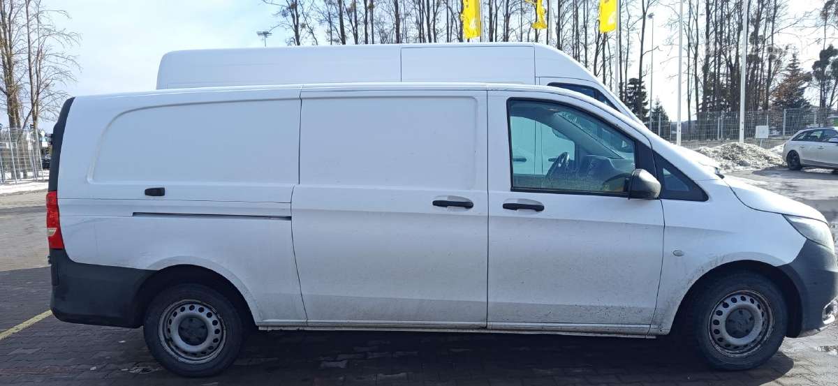 Miniveno mikroautobuso nuoma - nuotraukos Nr. 11