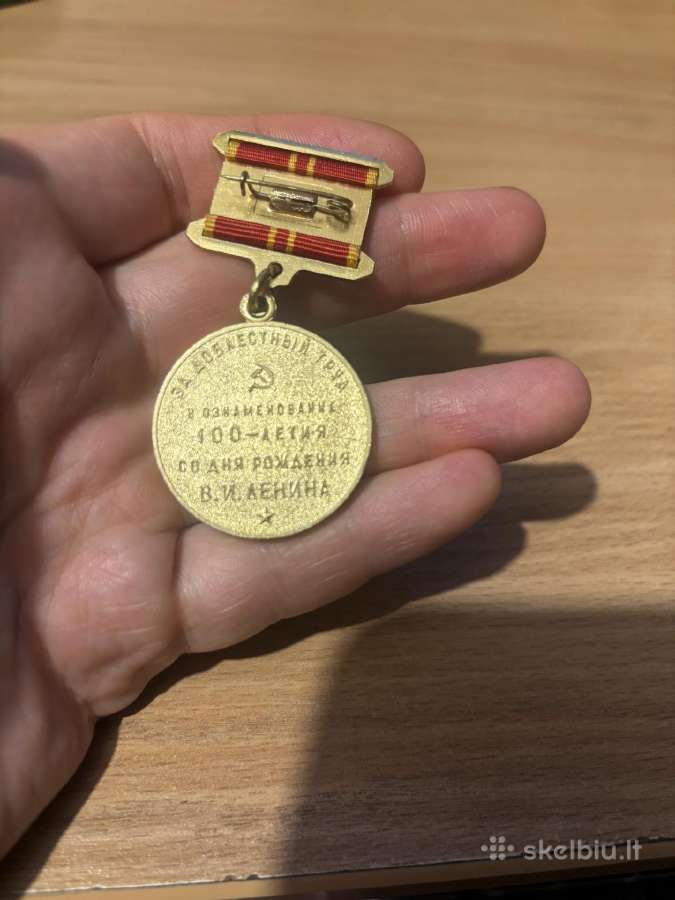 Tarybiniai ženkliukai ir medaliai - nuotraukos Nr. 2