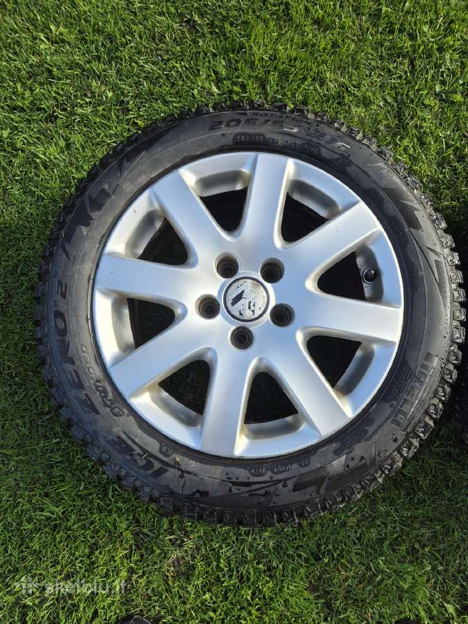 Padangos Pirelli 205/55 R16 su VW ratlankiais - nuotraukos Nr. 3