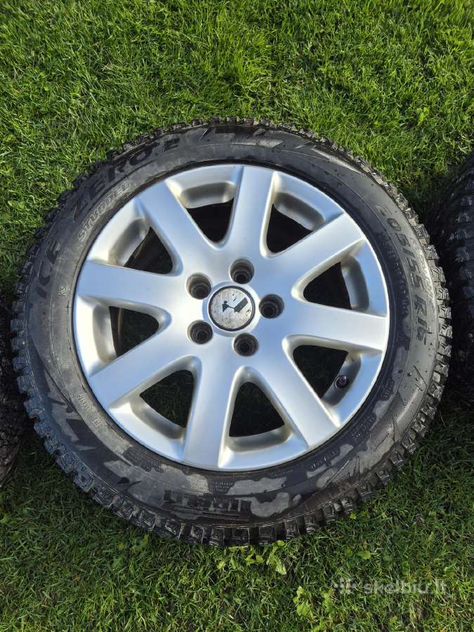 Padangos Pirelli 205/55 R16 su VW ratlankiais - nuotraukos Nr. 5