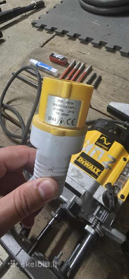 Profesionalus vertikalus frezeris Dewalt Dw625e - nuotraukos Nr. 7
