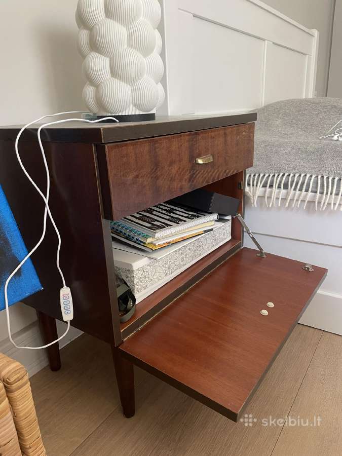 Naktinis staliukas midcentury - nuotraukos Nr. 2