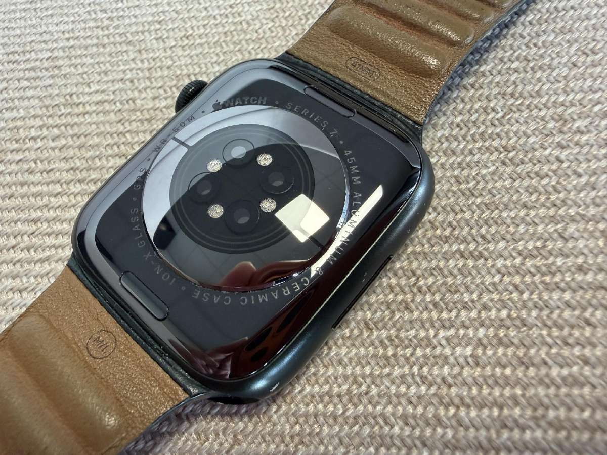 Apple Watch 7, 45 mm Green Aluminium and Ceramic - nuotraukos Nr. 3
