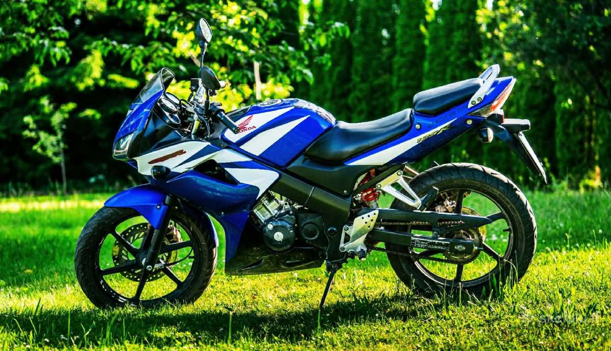 Parduodu Honda Cbr125r - nuotraukos Nr. 4