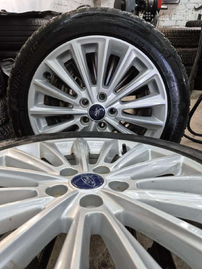 Ford r17 su zieminem padangom - nuotraukos Nr. 2