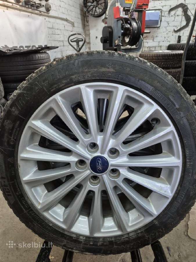 Ford r17 su zieminem padangom - nuotraukos Nr. 4