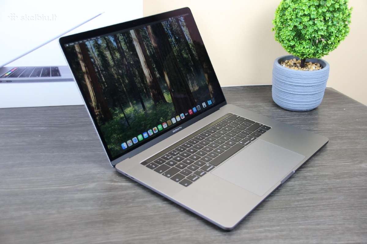 Apple MacBook Pro A1990 15,4 labai gera būklė - nuotraukos Nr. 5
