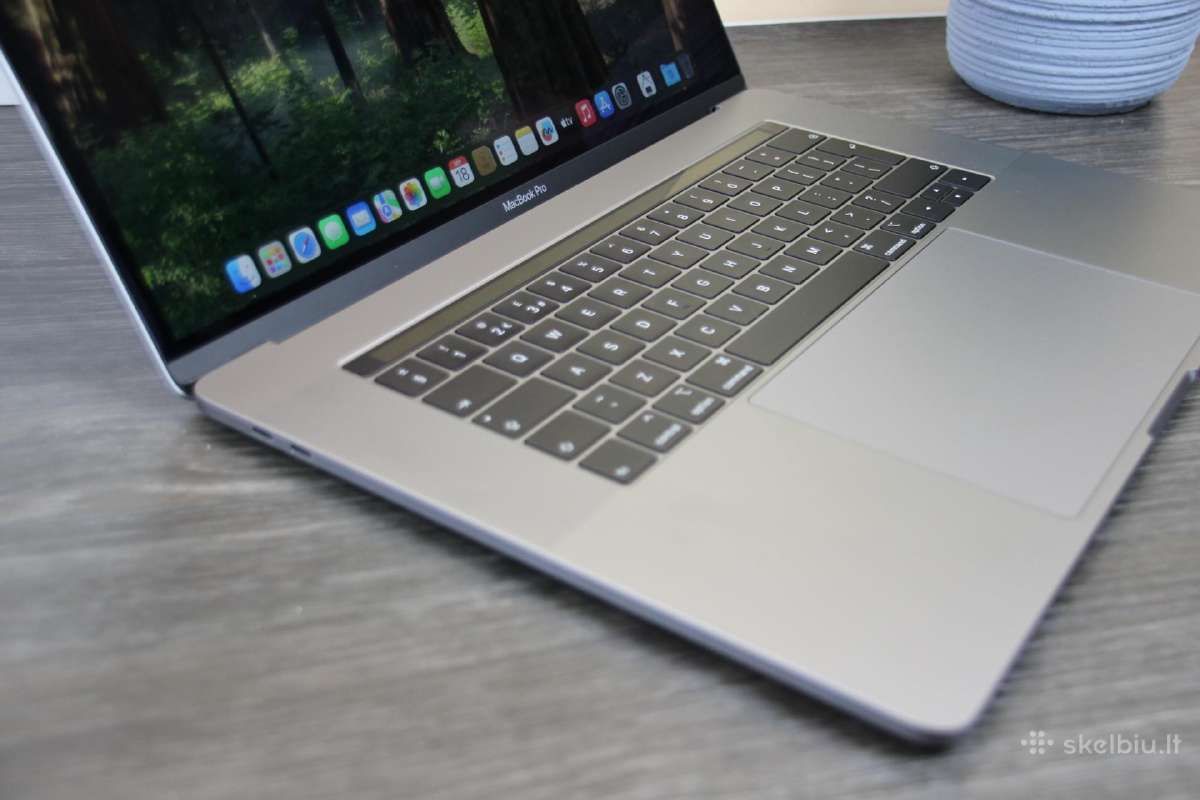 Apple MacBook Pro A1990 15,4 labai gera būklė - nuotraukos Nr. 6