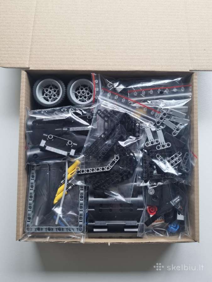 Lego Technic 42111 - nuotraukos Nr. 5