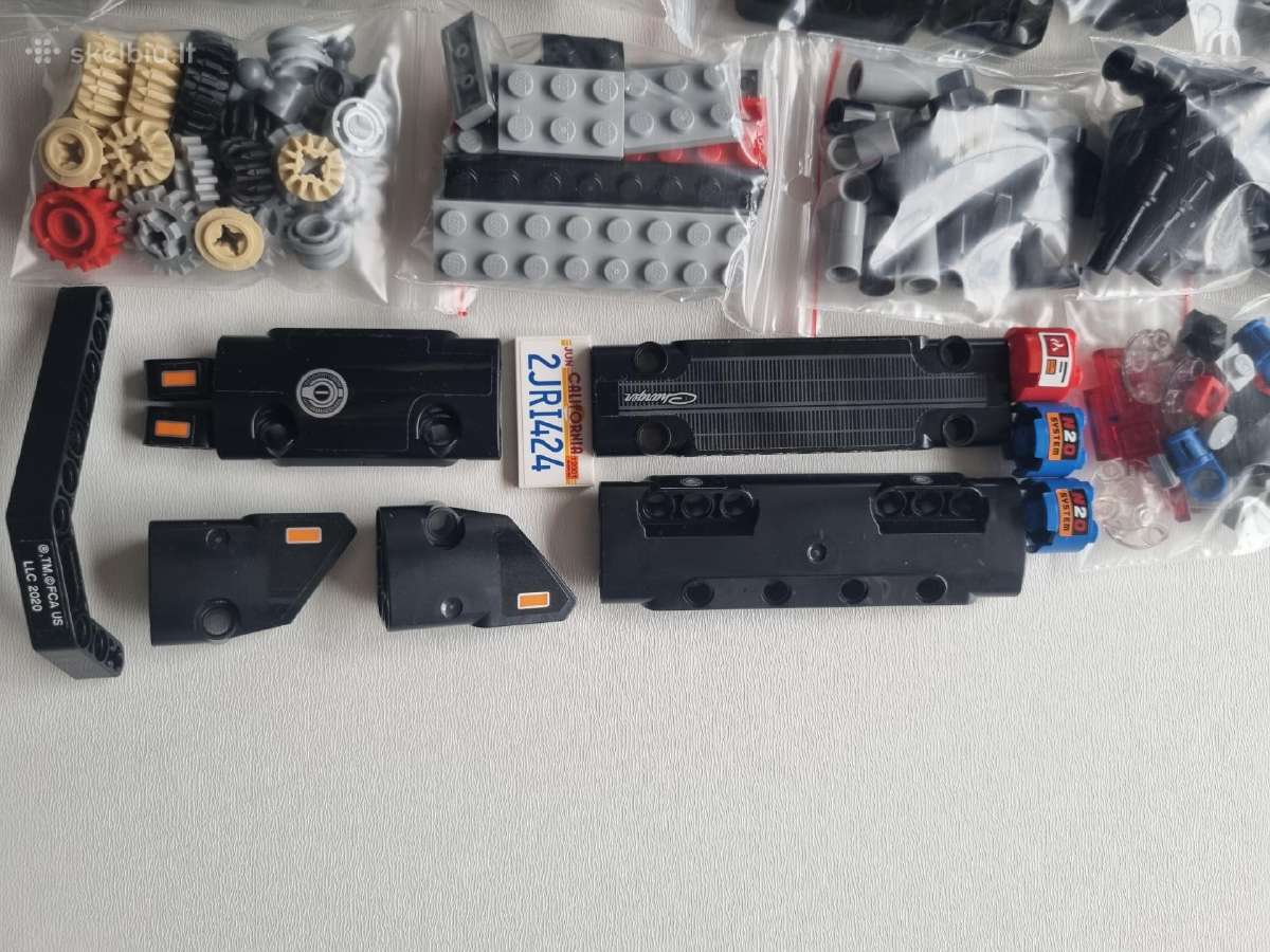 Lego Technic 42111 - nuotraukos Nr. 2