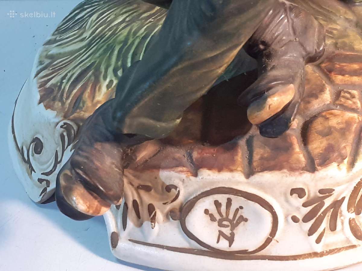 Capodimonte figūrėlė „Klajūnas ant suoliuko“ - nuotraukos Nr. 8