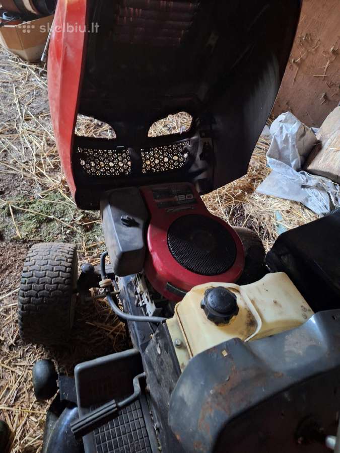 Parduodamas traktoriukas husqvarna,su surinkėju - nuotraukos Nr. 2