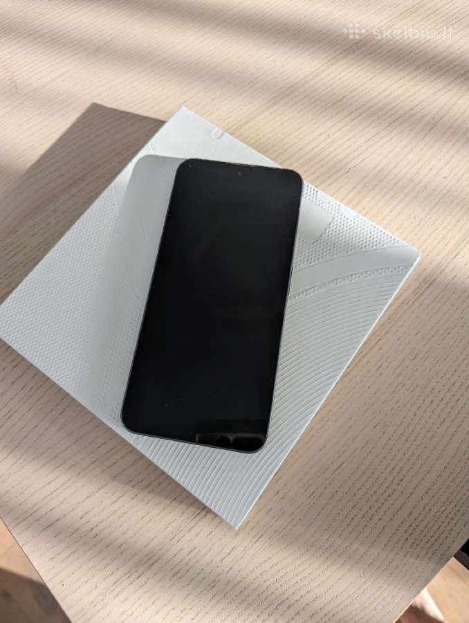 Nothing Phone 2 - nuotraukos Nr. 2