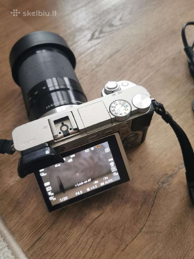 Sidabrinis Sony a6000 su objektyvu - nuotraukos Nr. 2