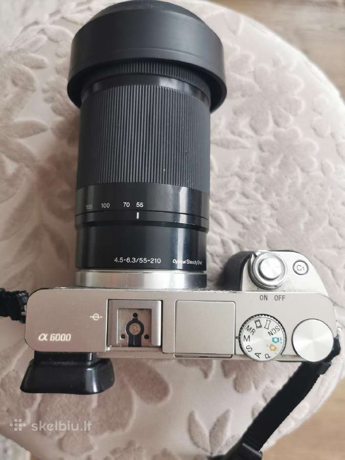 Sidabrinis Sony a6000 su objektyvu - nuotraukos Nr. 4