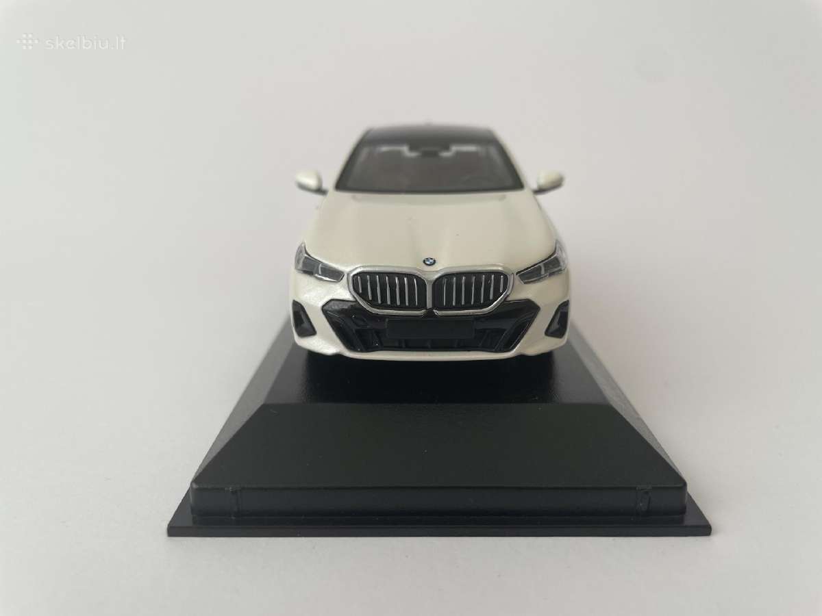Parduodu Bmw i5 1/43 modeliuką - nuotraukos Nr. 2