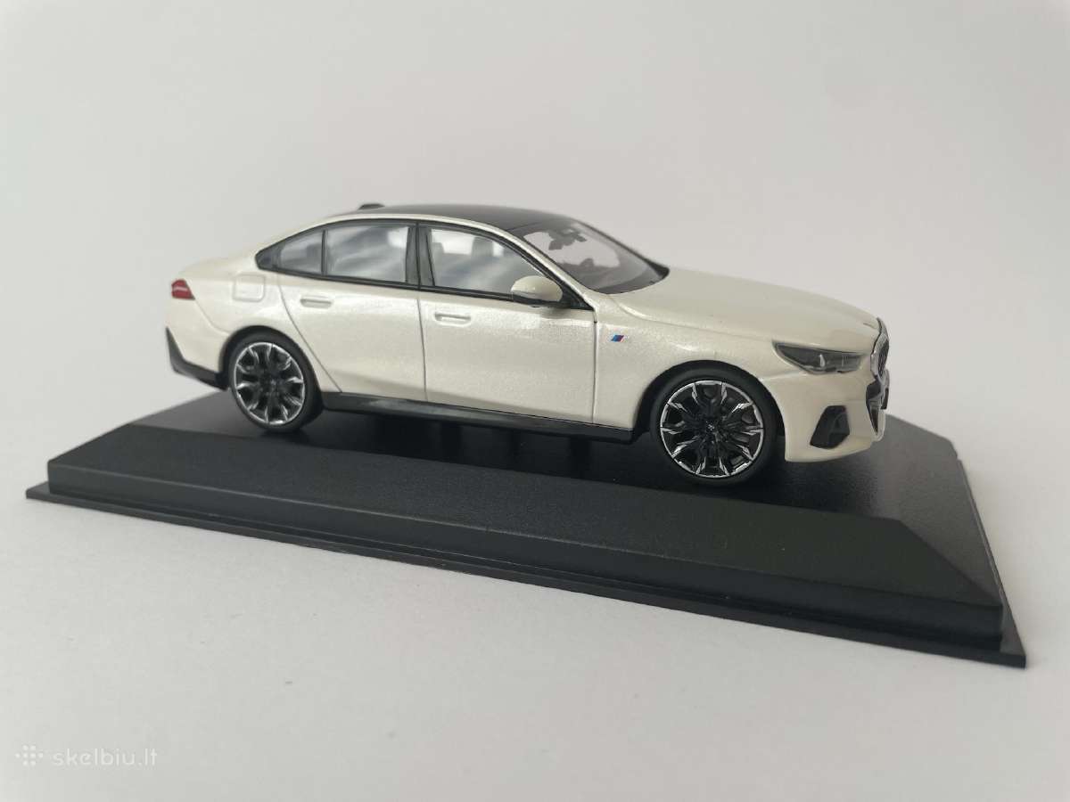 Parduodu Bmw i5 1/43 modeliuką - nuotraukos Nr. 3
