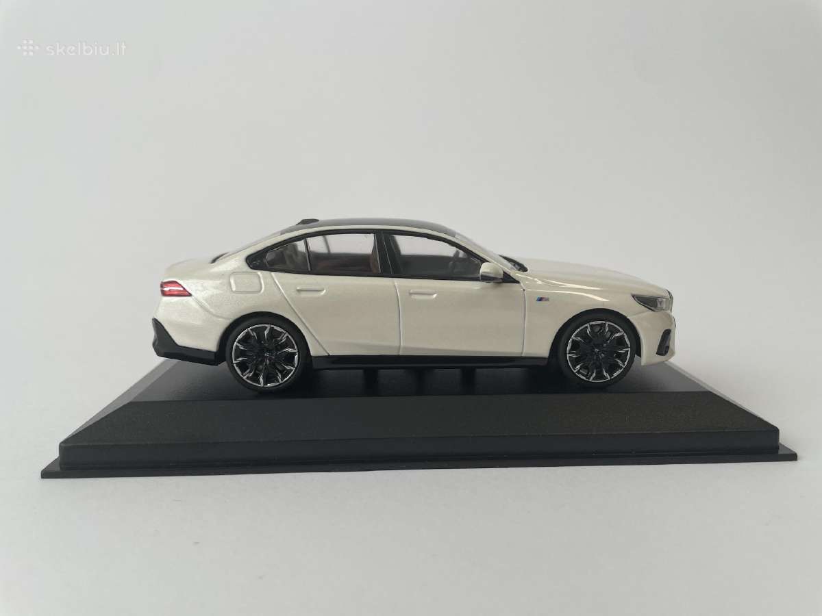 Parduodu Bmw i5 1/43 modeliuką - nuotraukos Nr. 4