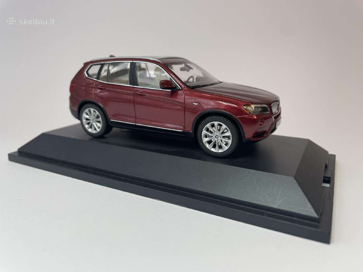 Parduodu Bmw X3 1/43 modeliuką - nuotraukos Nr. 3