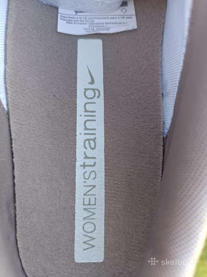 Mot kedai ,Nike" - nuotraukos Nr. 6