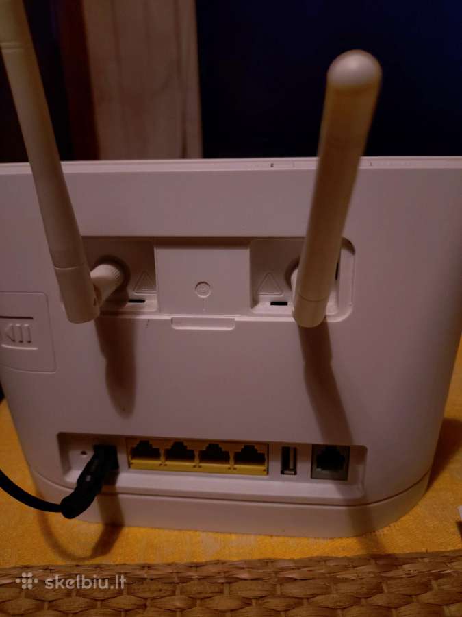 Maršrutizatorius Huawei su 2 ryšio antenom - nuotraukos Nr. 2