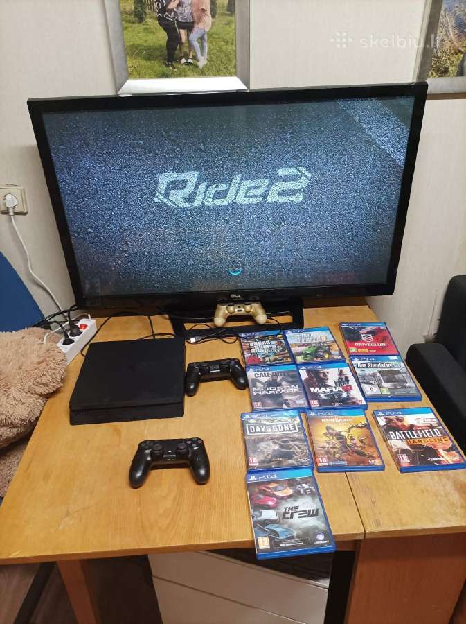 Ps4 konsolė su 2 pulteliais ir žaidimais - nuotraukos Nr. 2