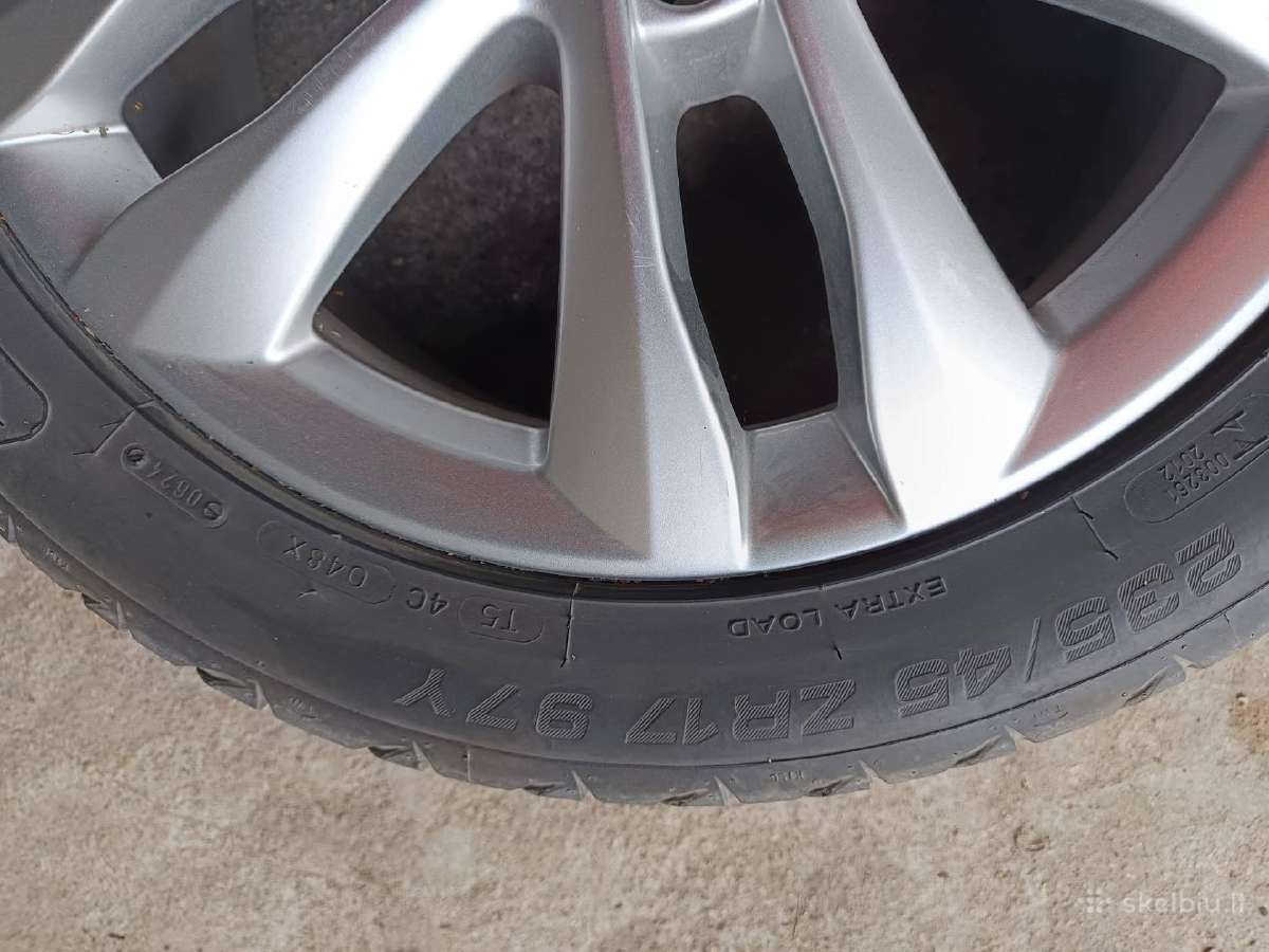Padangos su ratlankiais 235/45 R17. Padangos - nuotraukos Nr. 3