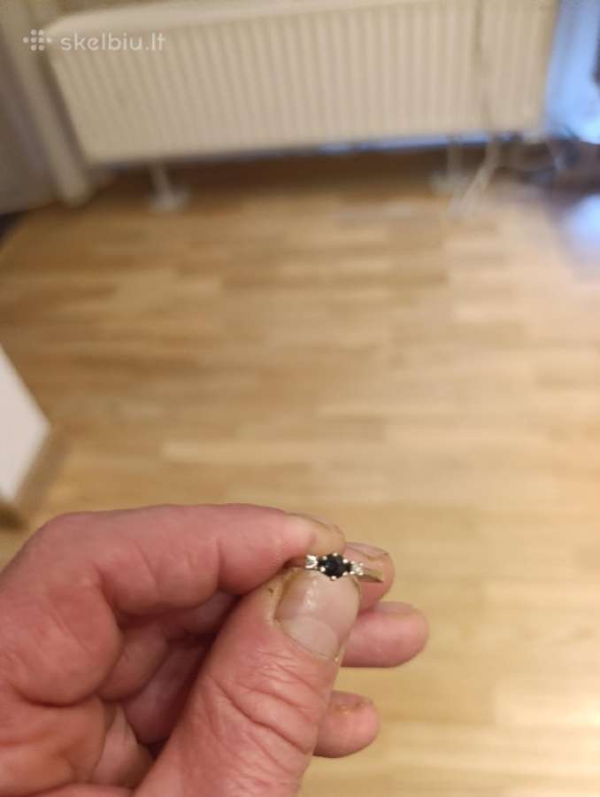 Balto aukso žiedas su dviem deimantais ir safyru - nuotraukos Nr. 5