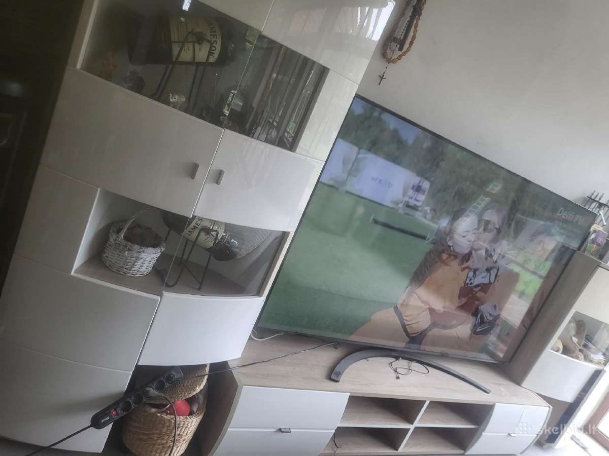 Baltas blizgus staliukas ir TV staliukas - nuotraukos Nr. 6