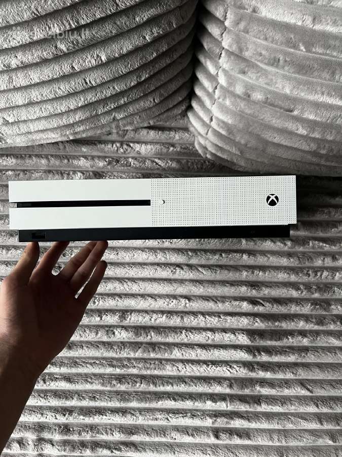 Xbox One S 500gb+ 5 žaidimų(kaina nurodyta žemiau) - nuotraukos Nr. 2