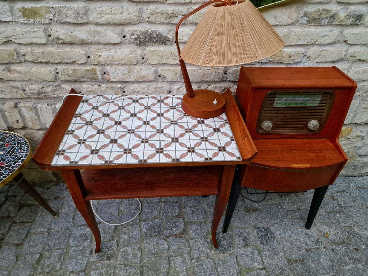 Vintažinė mid century raudonmedžio konsolė - nuotraukos Nr. 3