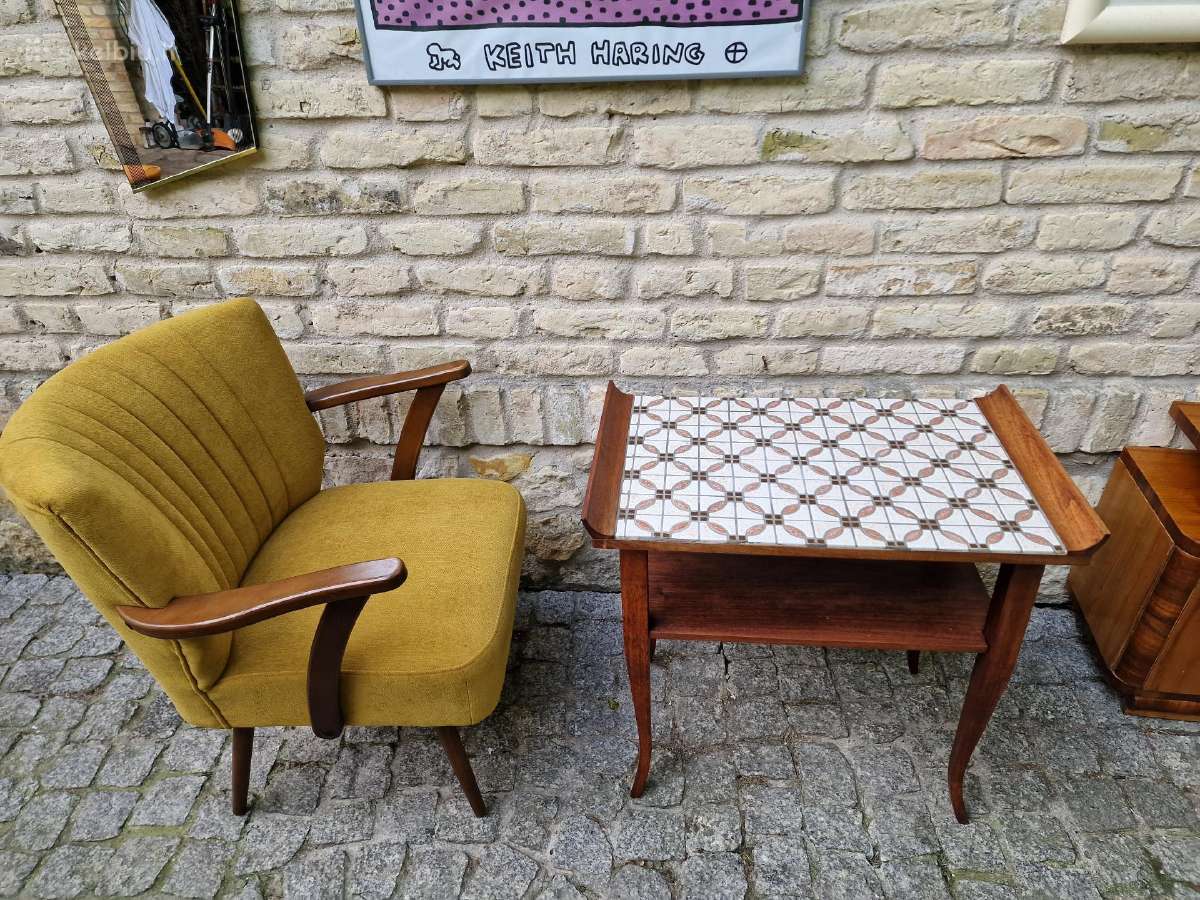 Vintažinė mid century raudonmedžio konsolė - nuotraukos Nr. 17