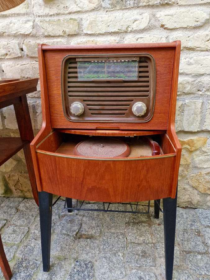 Vintažinė mid century tikmedžio radija su patefonu - nuotraukos Nr. 6