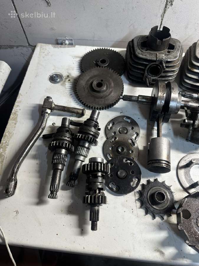 V-50, V-501 variklio dalys. - nuotraukos Nr. 6