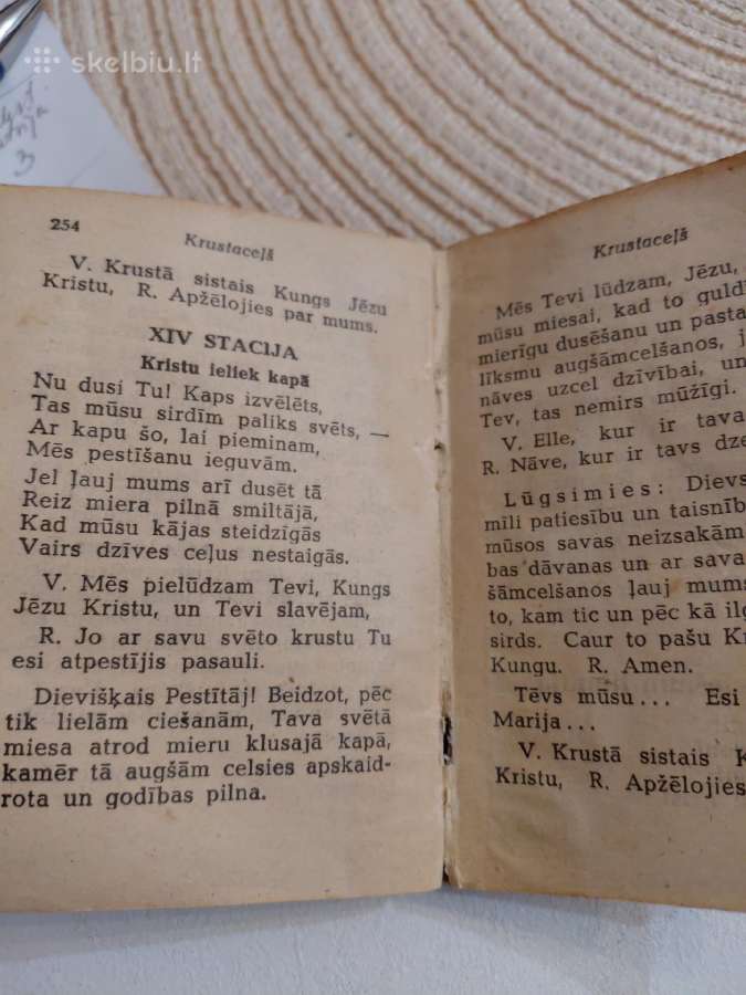 Maldaknygė latvių kalba - nuotraukos Nr. 3
