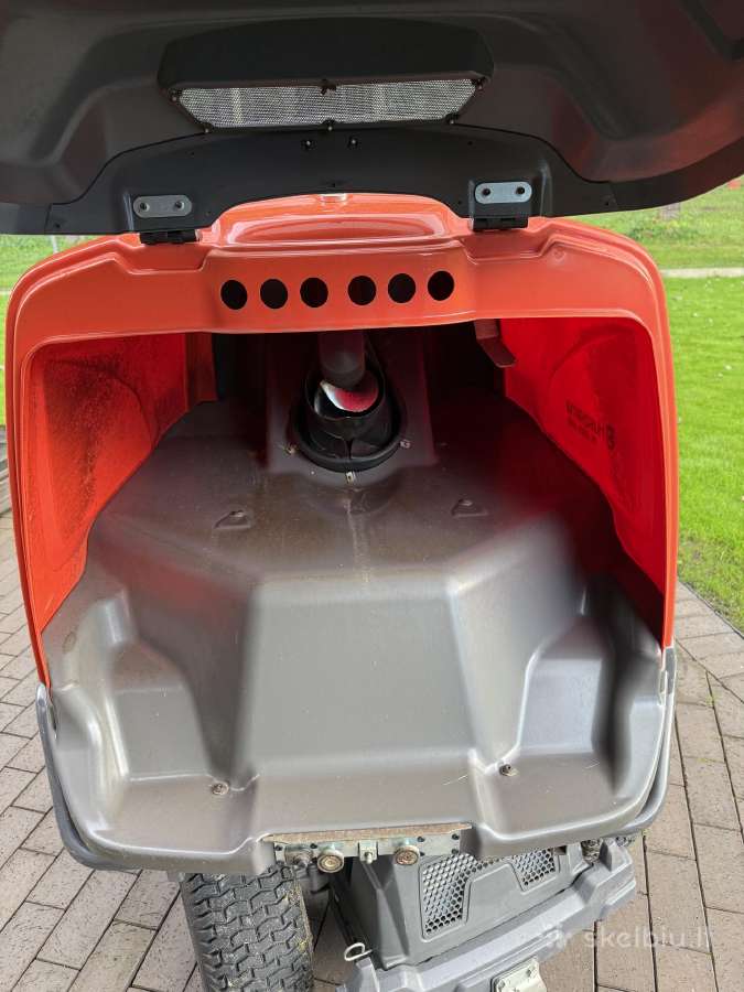 Husqvarna RC 320ts Awd - Rider su bunkeriu - nuotraukos Nr. 8
