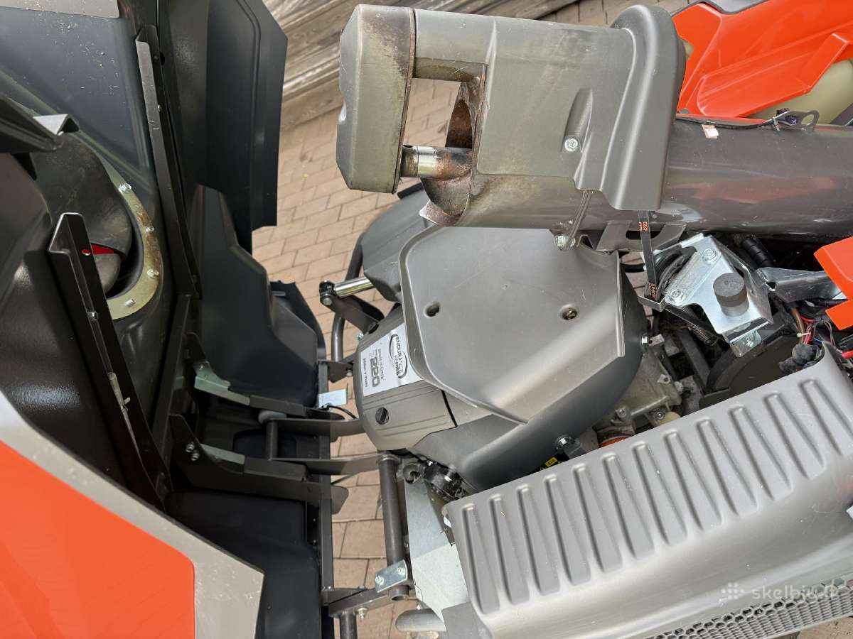 Husqvarna RC 320ts Awd - Rider su bunkeriu - nuotraukos Nr. 9