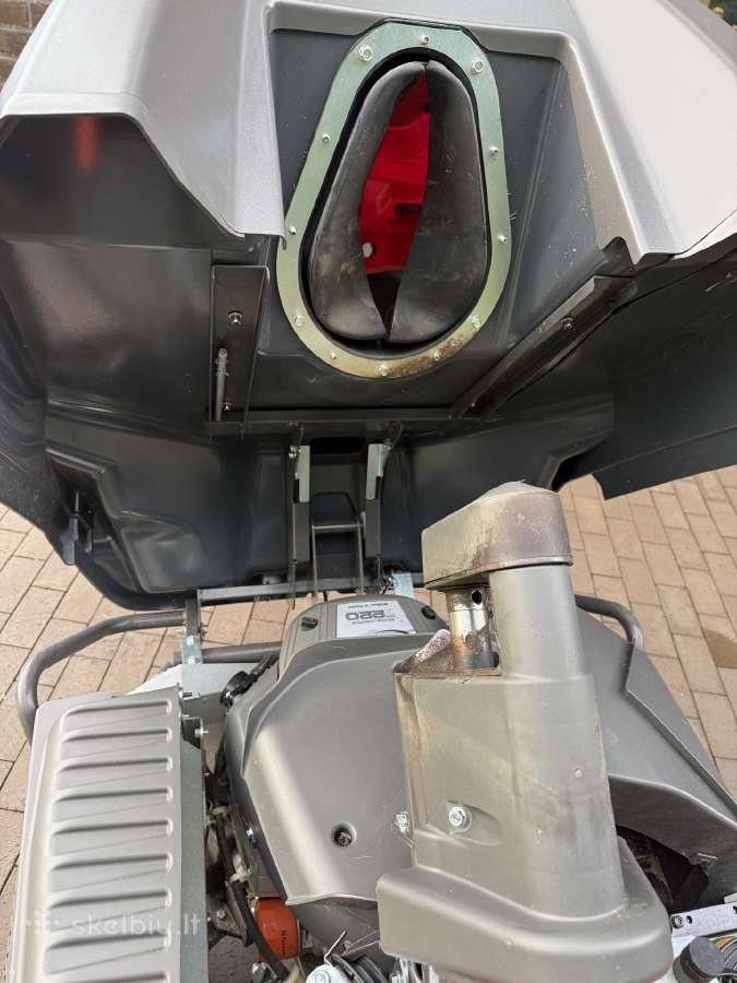 Husqvarna RC 320ts Awd - Rider su bunkeriu - nuotraukos Nr. 10