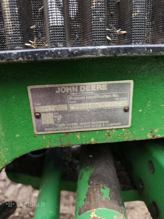 Traktorius John Deere 2250 - nuotraukos Nr. 11