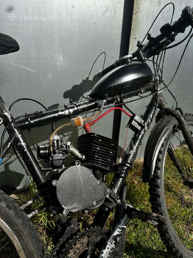 Dviratis su varikliu - nuotraukos Nr. 3