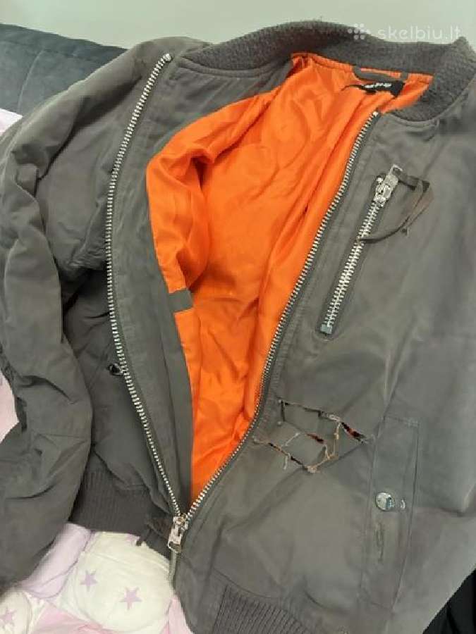 Tigha „distressed“ stiliaus bomber striukė S dydis - nuotraukos Nr. 3