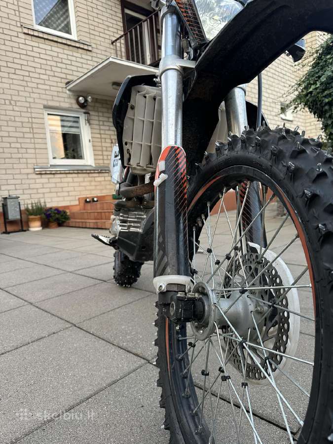 Asix 300cc - nuotraukos Nr. 6