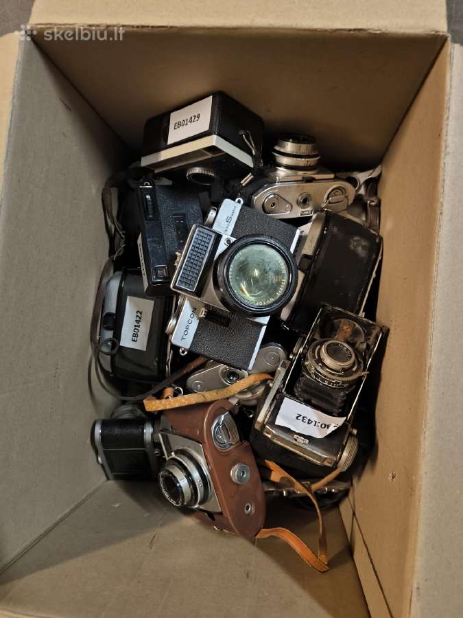 Didelis kiekis vintaziniu foto aparatu - nuotraukos Nr. 10
