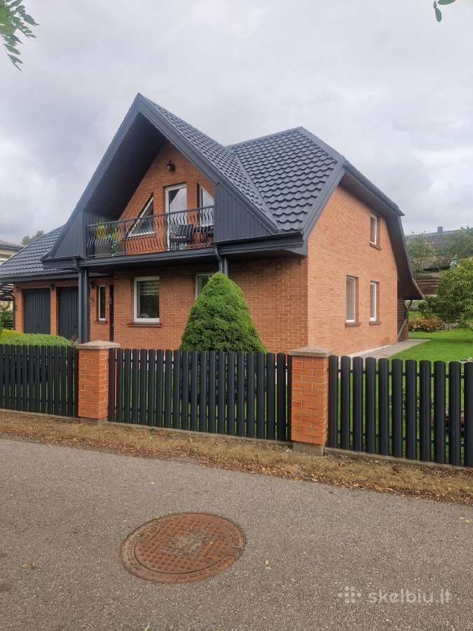 Namas miesto centre prie upės - nuotraukos Nr. 2