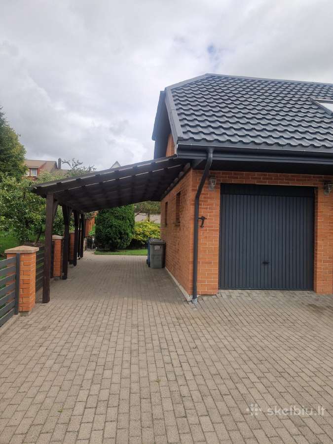 Namas miesto centre prie upės - nuotraukos Nr. 3